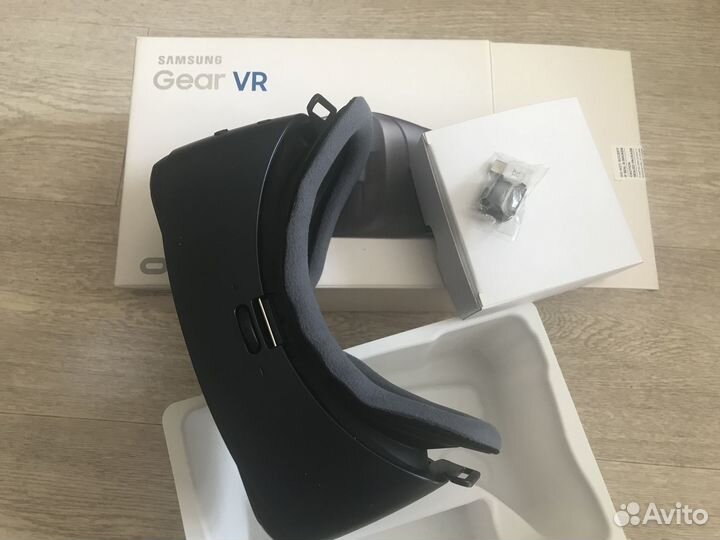 Очки виртуальной реальности Samsung Gear VR