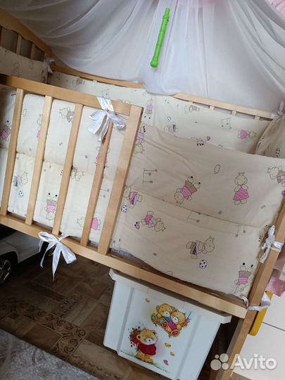 Бортики в кроватку бежевые 4 шт