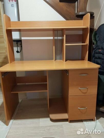Письменный стол для школьника бу