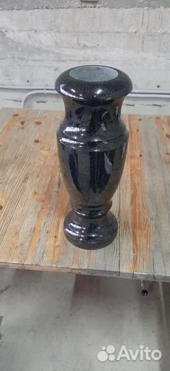 Вазы с гранита