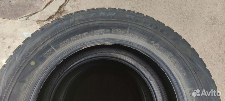 Bridgestone Blizzak Revo GZ 205/60 R16
