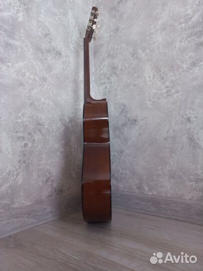 Классическая гитара yamaha c40 с чехлом и тюнером
