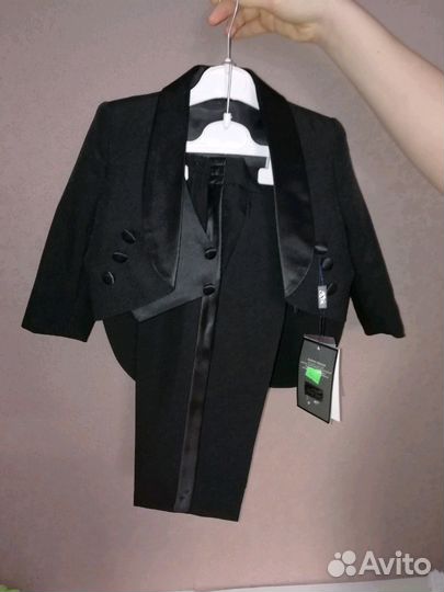 Костюм тройка