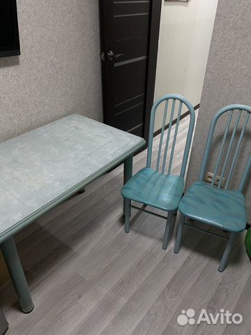 Кухонный стол и стулья комплект