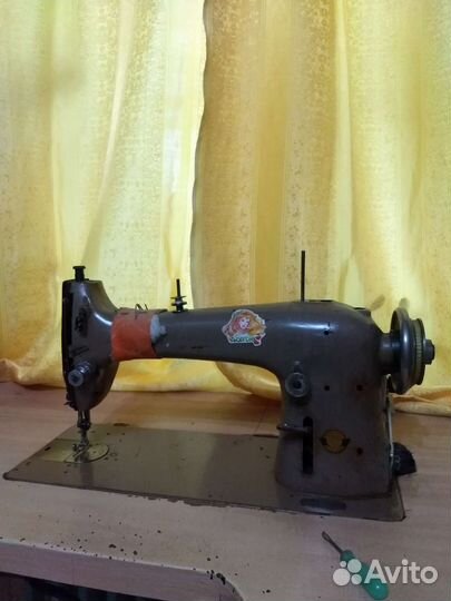 Швейная машина