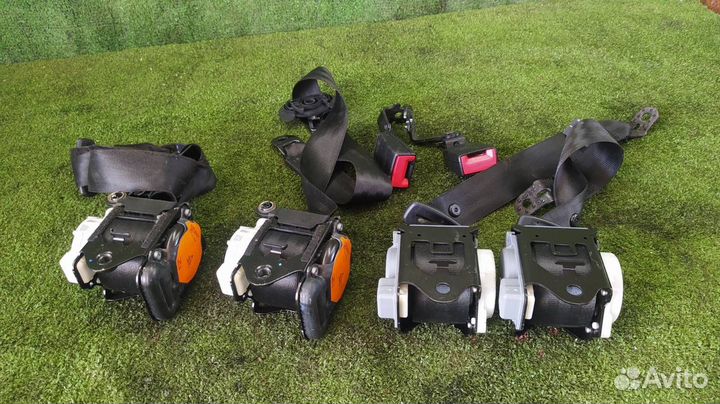 Ремни безопасности Комплектом Audi A1 caxa 2011