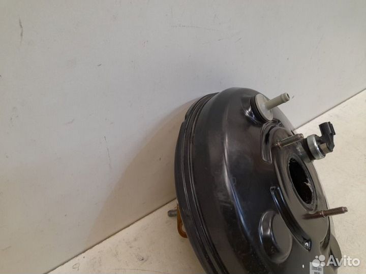 Вакуумный усилитель Toyota Hilux 8 2015-2021