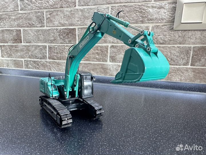 Масштабная модель Kobelco SK210LC-10