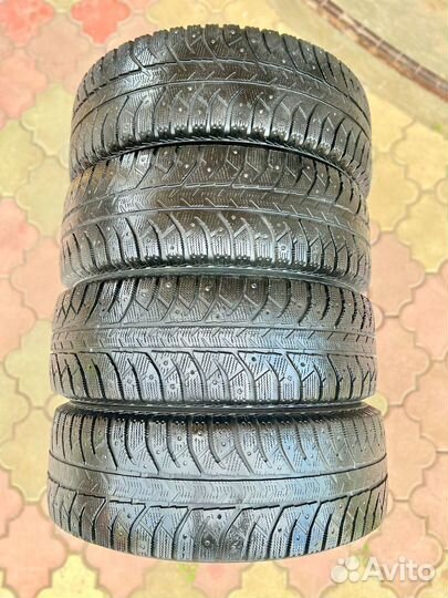 Bridgestone Ice Cruiser 7000 215/65 R16