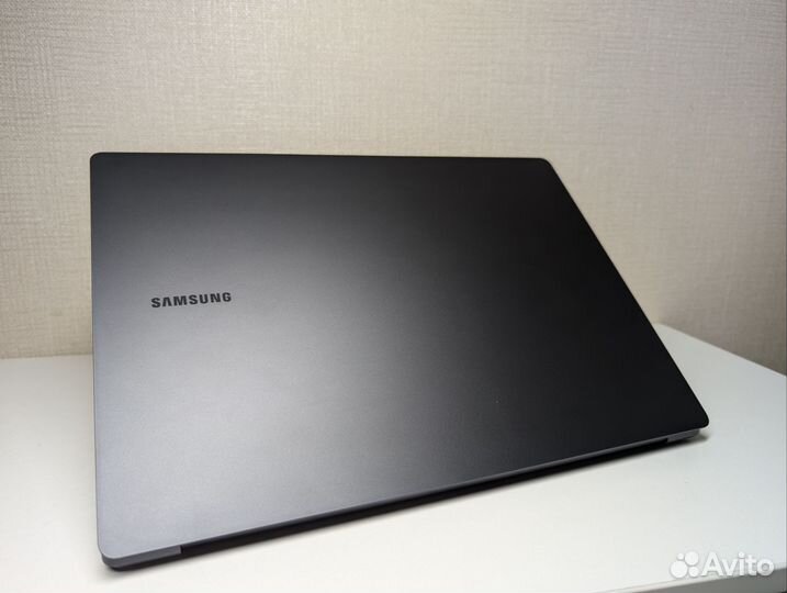 Samsung Galaxy Book3 Amoled i7-13700H RTX 4050 1TB