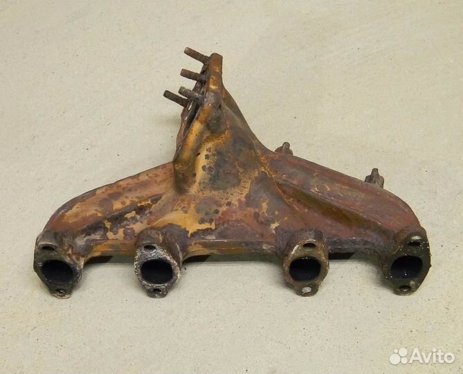 Коллектор выпускной Audi 100 C3 1.8
