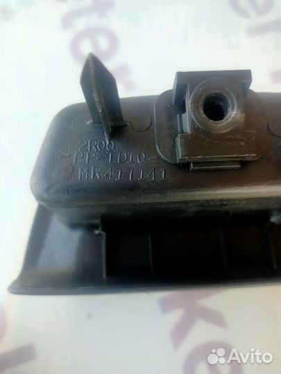 Накладка двери передняя левая Mitsubishi Lancer 9