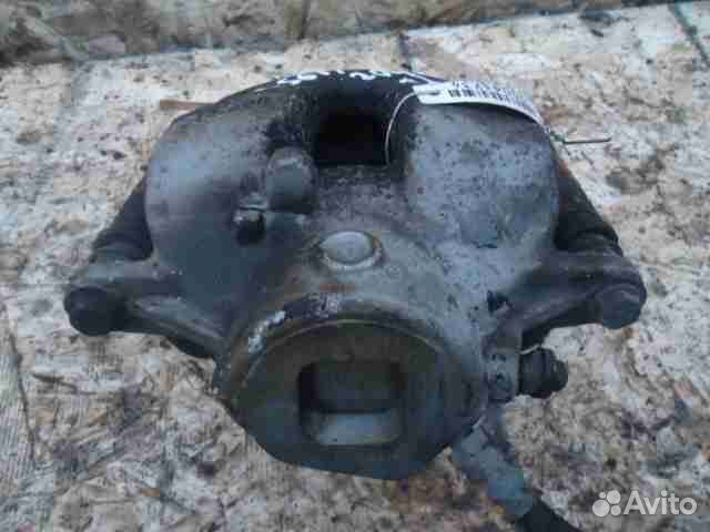 Суппорт передний левый Mercedes C-klasse W204