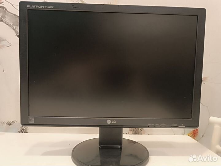 Монитор 19 дюймов