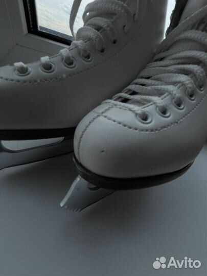 Фигурные коньки wifa 32 LL