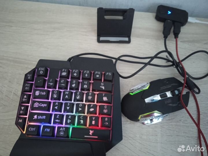 Игровая клавиатура и мышь для телефона