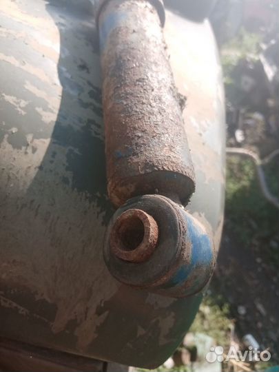 Амортизатор передний Volkswagen Transporter Т4