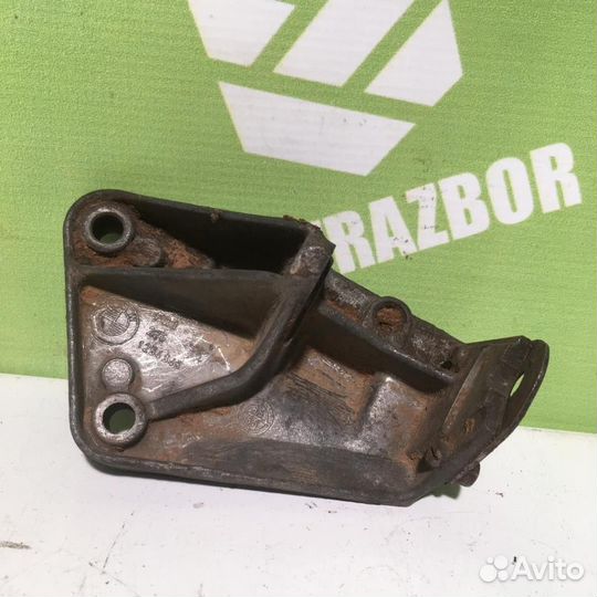 Кронштейн бмв Е30