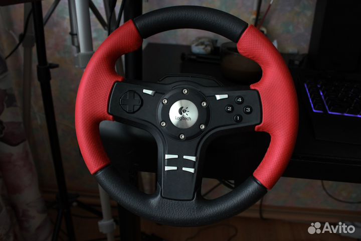 Игровой руль logitech
