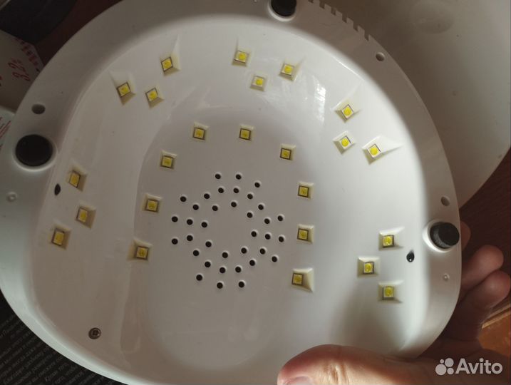 Лампа для сушки ногтей