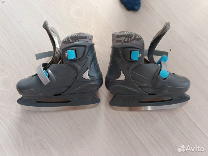 Коньки ледовые