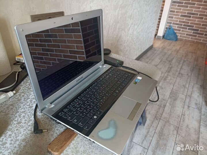 Ноутбук samsung np-rv520