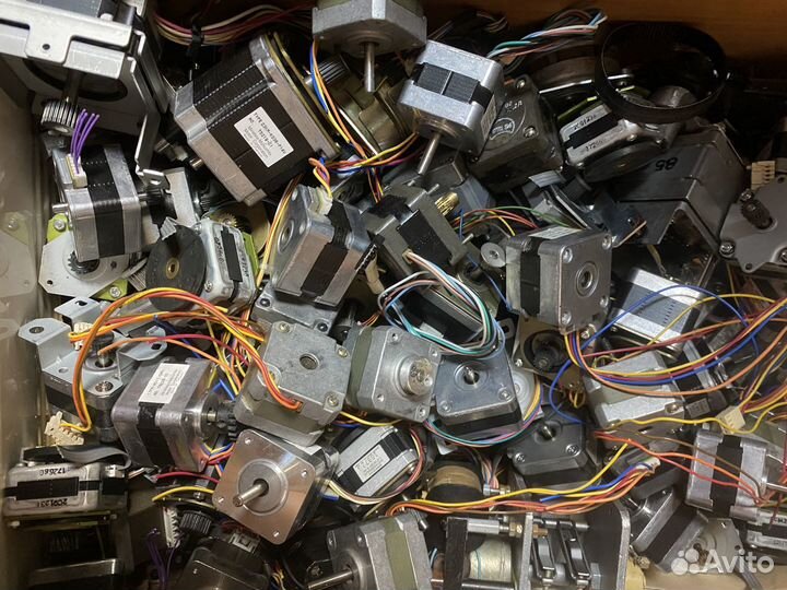 Шаговые двигатели