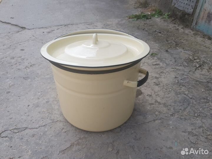 Продам кастрюлю 27 литров(эмалированную)