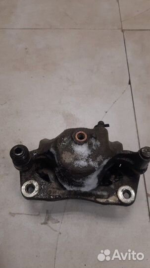 Суппорт передний правый Hyundai Accent