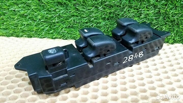 Блок управления стеклоподъемниками передний правый