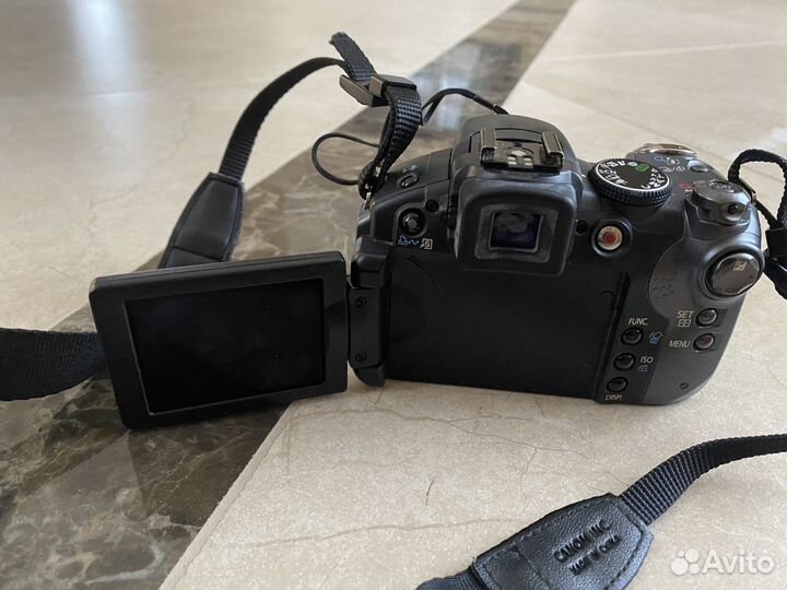 Компактный фотоаппарат