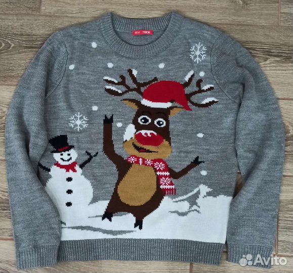 Свитер женский новогодний
