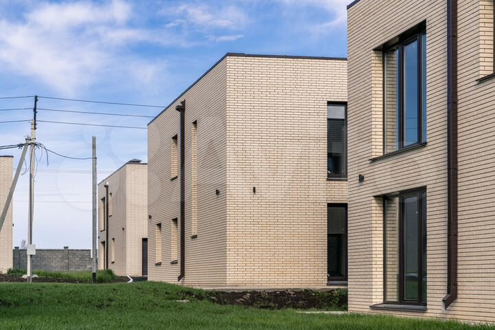 Коттедж 205 м² на участке 5 сот.