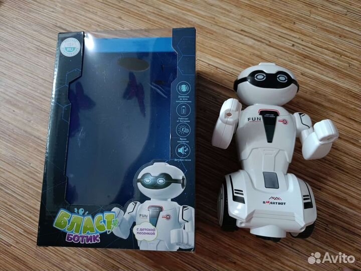 Игрушка робот