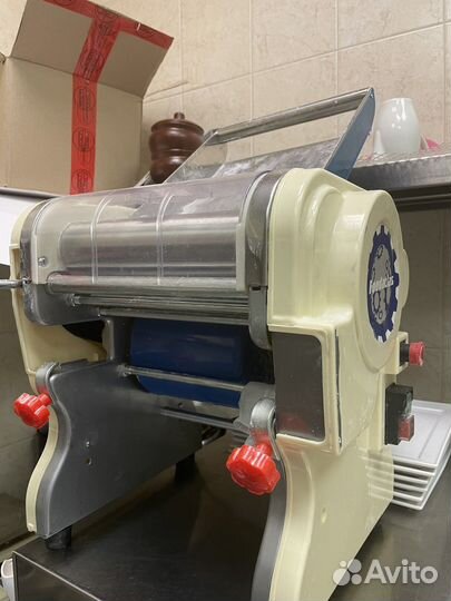 Тестораскатка и лапшерезка электрическая Foodatlas