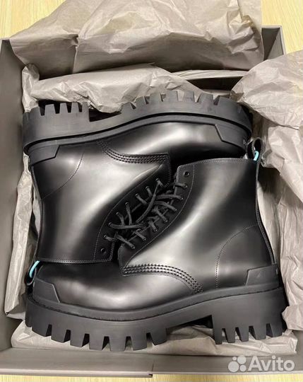 Ботинки Balenciaga Strike Lace-Up