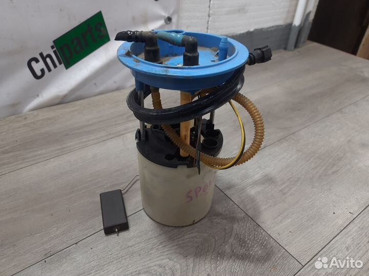 Топливный насос в сборе для 1.8 Skoda Superb II