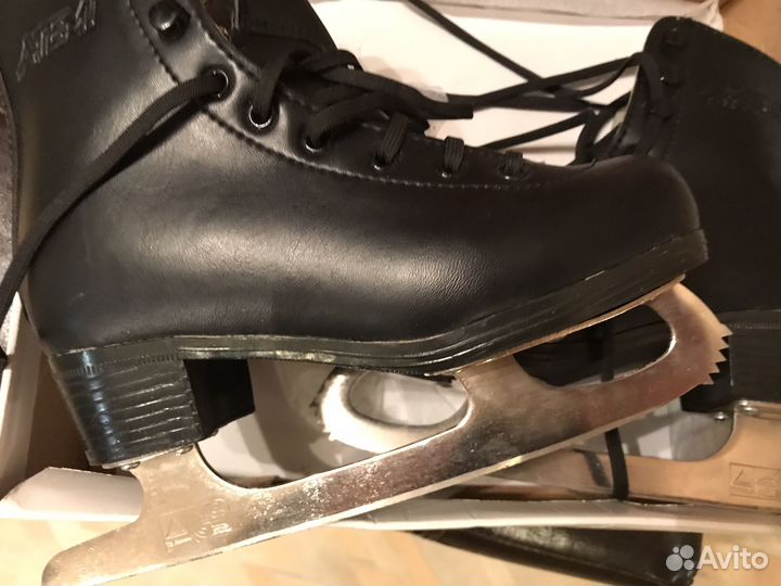 Коньки фигурные детские 32