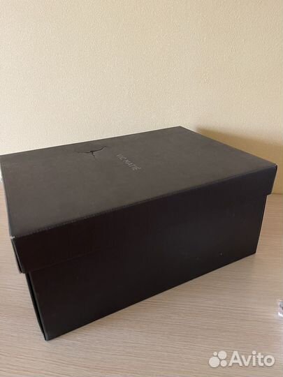 Коробка от сумки фирмы VIC matie