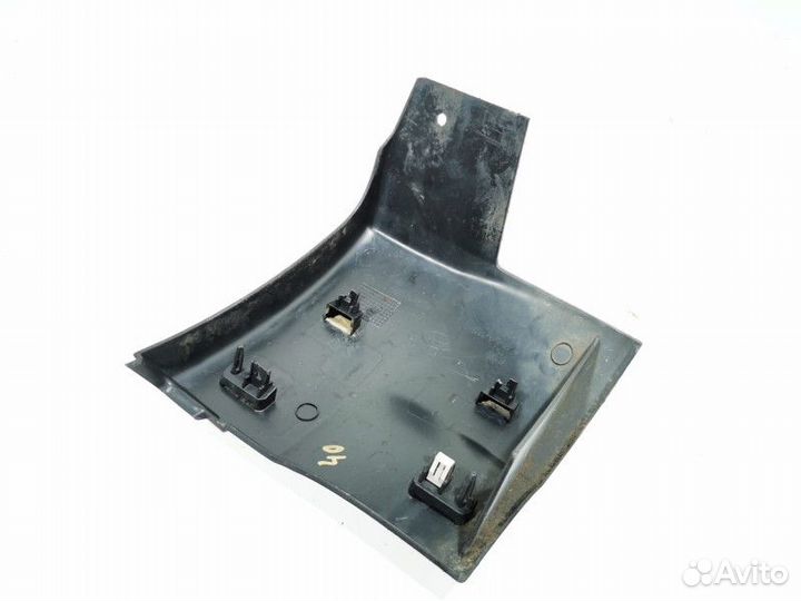 Молдинг крыла переднего левого Land Rover 5