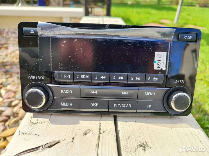 Штатная магнитола на Mitsubishi Pajero Sport