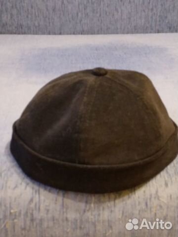 Стильная шапка докерка