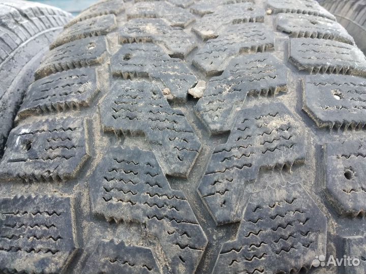 Yokohama Ice Guard IG10 215/60 R17