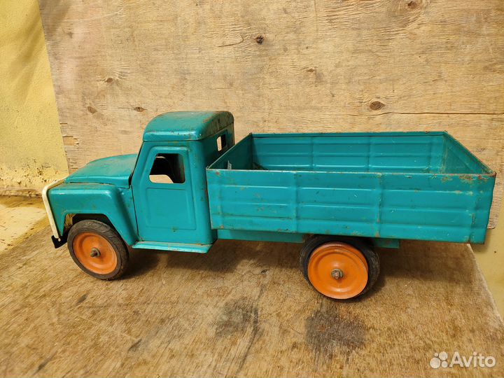 Машина СССР газ лтз железная большая