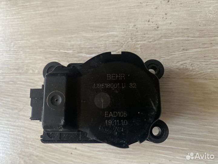 Сервопривод (Мотор привода заслонок) Opel Astra J