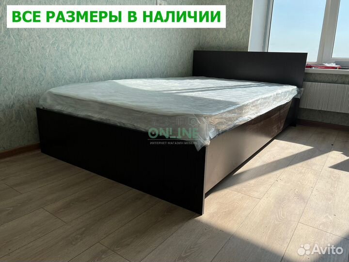 Кровать с матрасом