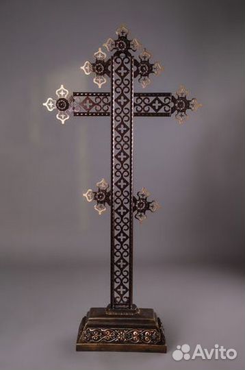 Крест на могилу с подставкой