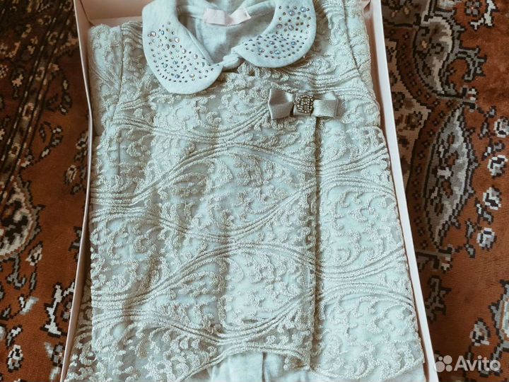 Комплект на выписку для девочки новый