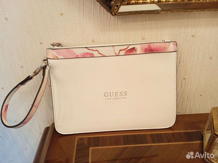 Косметичка Guess