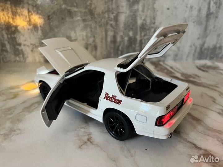 Модель mazda rx 7 с активными дверцами